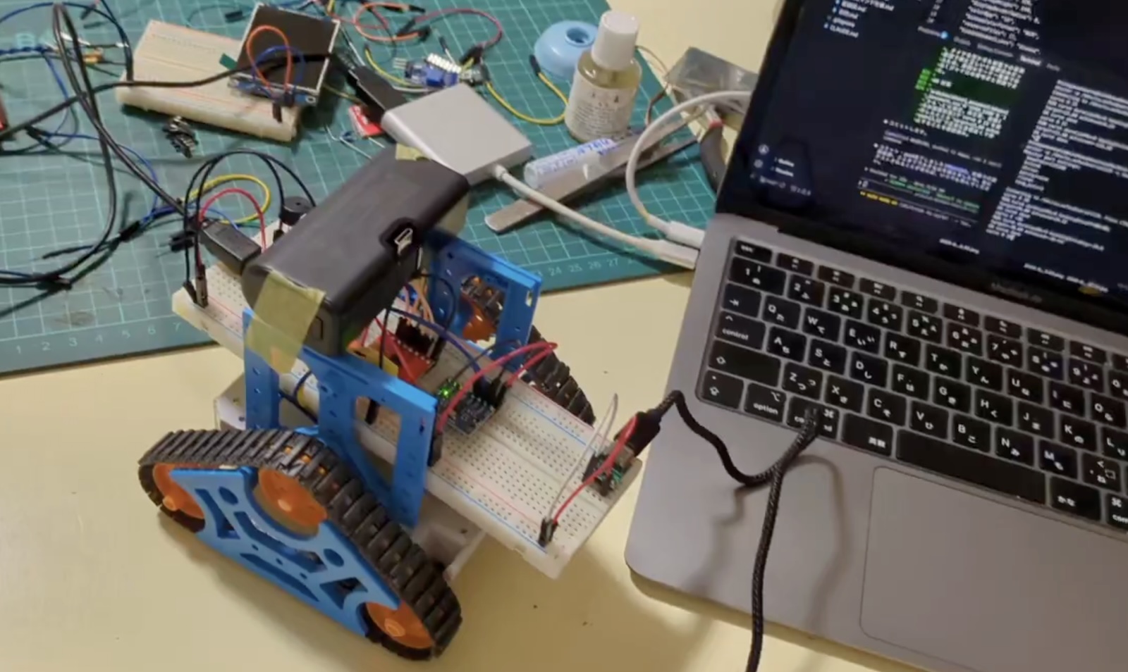 機体にブレッドボードまるごと載せてみる